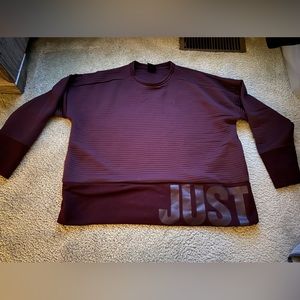 Nike Women’s athletic Pullover